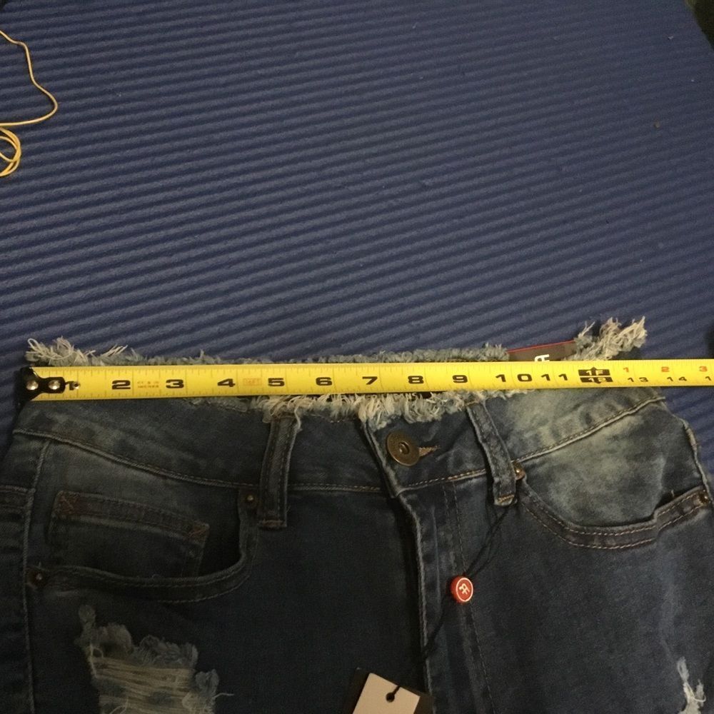 Red Fox Medium Wash Distressed Destroyed Bermuda Shorts Jeans L - Picture 7 of 11